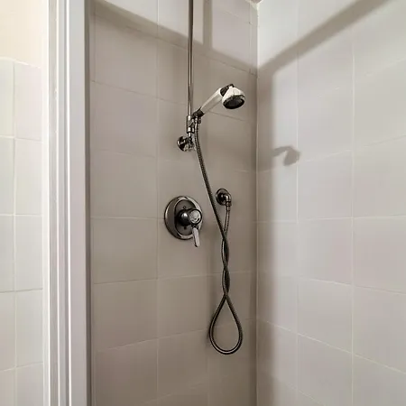 Vica - By Myhomeincomo Villa *