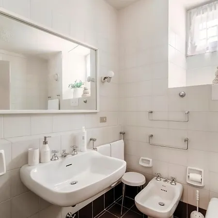 Villa Vica - By Myhomeincomo Musso