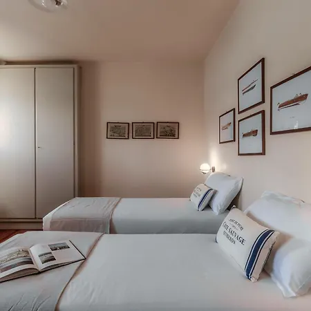 Vica - By Myhomeincomo