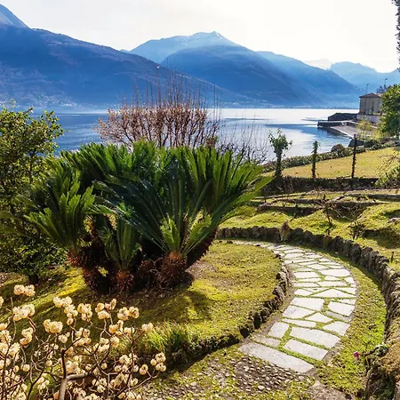 Villa Vica - By Myhomeincomo *