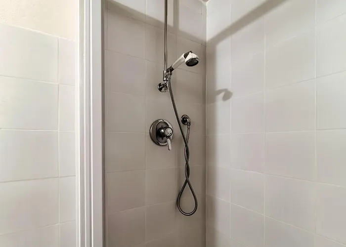 Vica - By Myhomeincomo וילה *