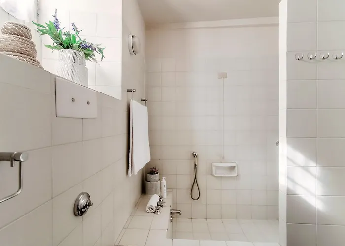 Vica - By Myhomeincomo *