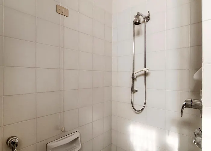 Vica - By Myhomeincomo