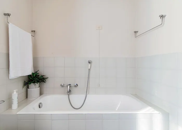 Vica - By Myhomeincomo *