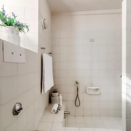 Vica - By Myhomeincomo *