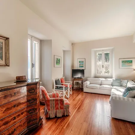 Vica - By Myhomeincomo *