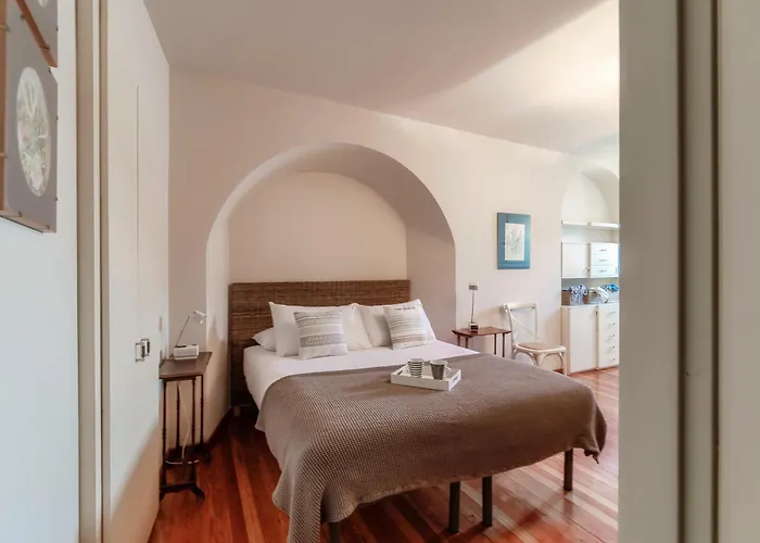 Vica - By Myhomeincomo Вилла Муссо